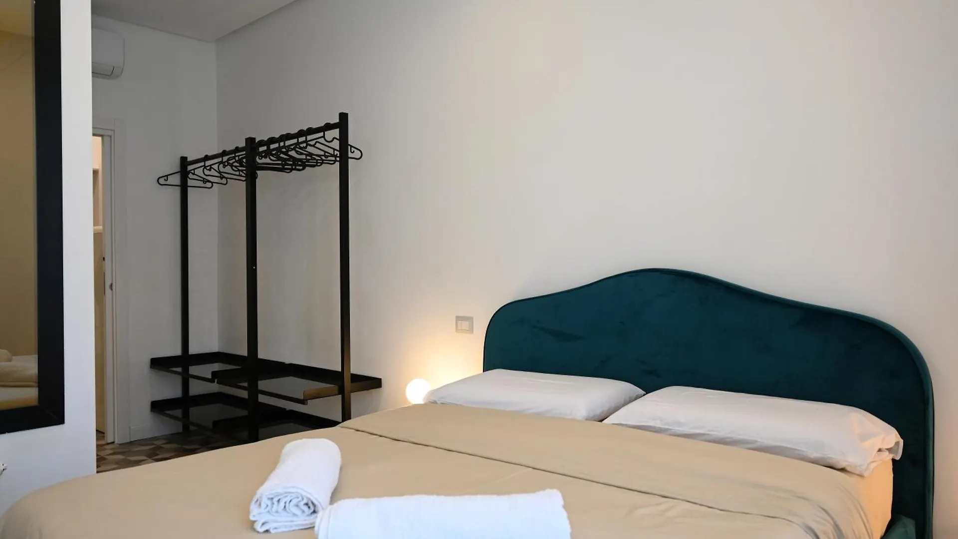 Qhouse Daire Napoli 0*,