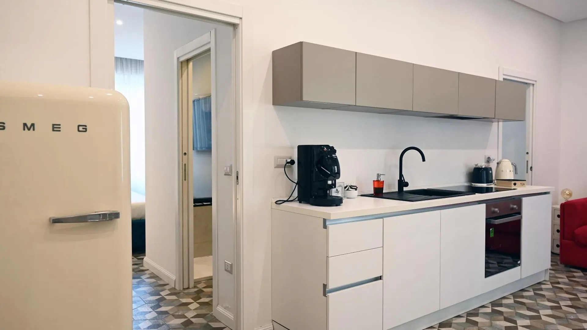 Qhouse Apartment Naples Italy