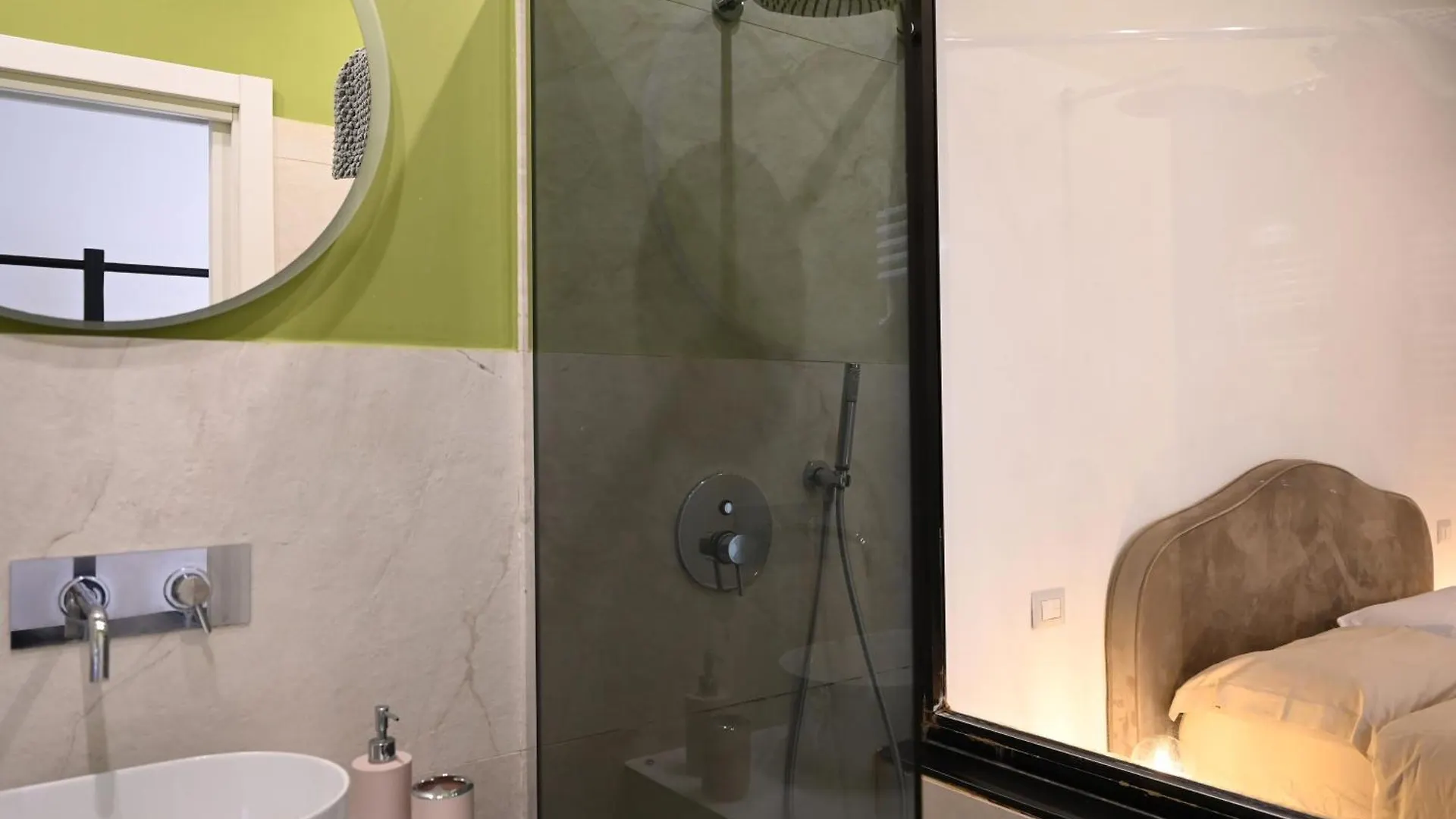 Qhouse Apartment Naples 0*,  Italy