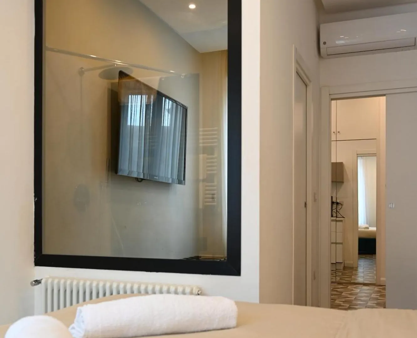 Qhouse Apartment Naples Italy